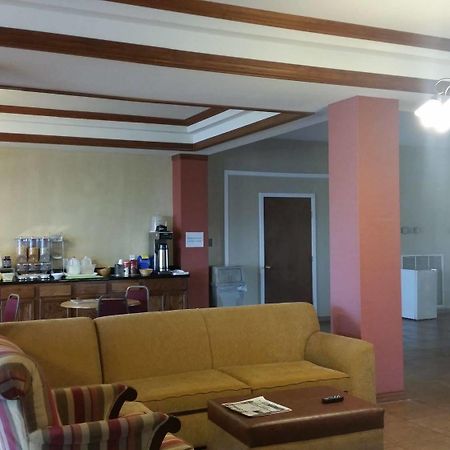 Executive Inn And Suites Воксагачі Екстер'єр фото